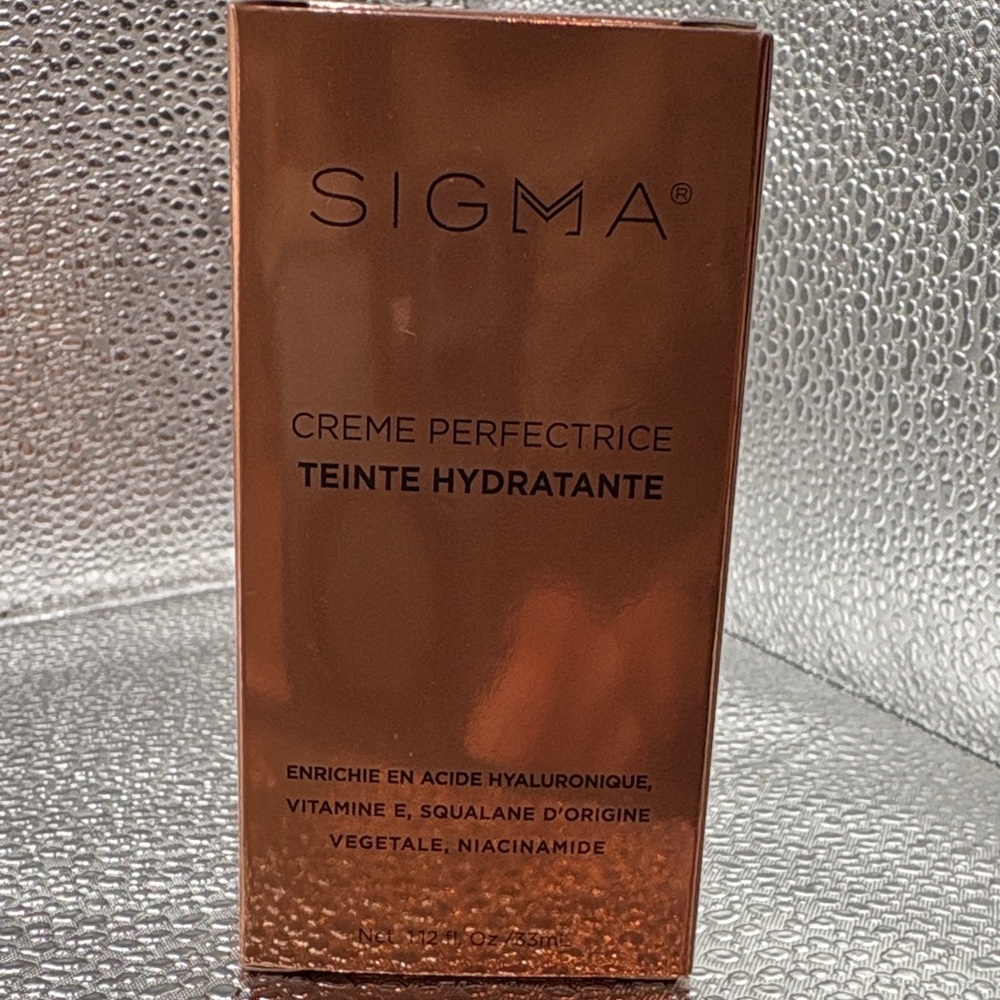 Sigma Beauty Creme Perfectrice Hydrating Tint color light beige new